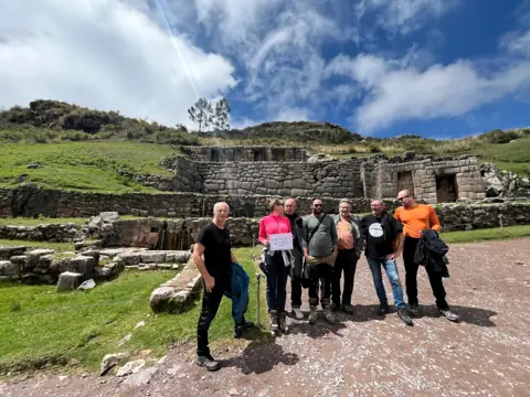 Viajeros de Inka Inspire Tours en Sacsayhuaman